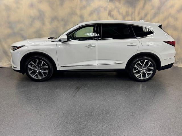 Photo of 2023 Platinum White Pearl Acura MDX