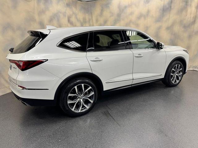 Photo of 2023 Platinum White Pearl Acura MDX