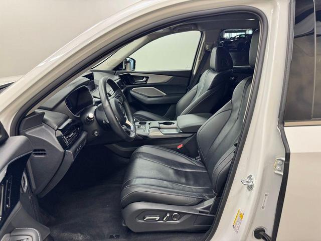 Photo of 2023 Platinum White Pearl Acura MDX