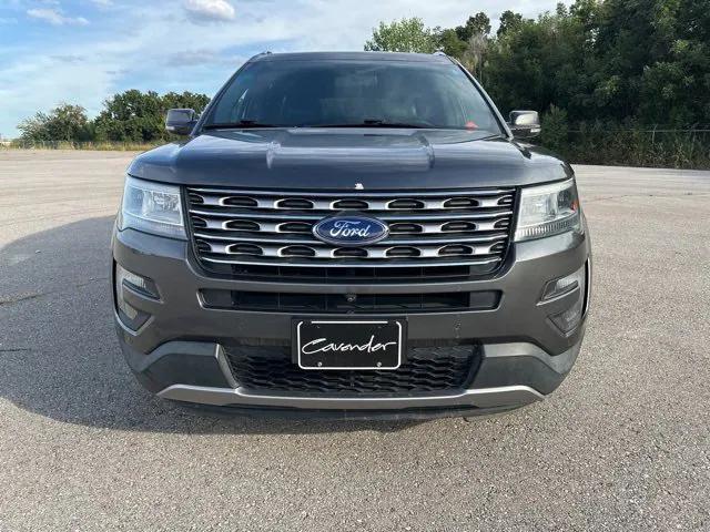 Photo of 2016 Gray Ford Explorer