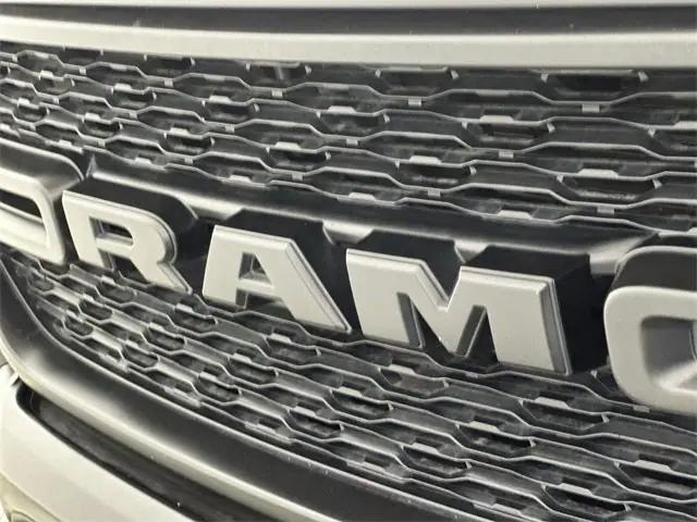 Photo of 2022 Diamond Black Crystal Pearlcoat RAM 1500
