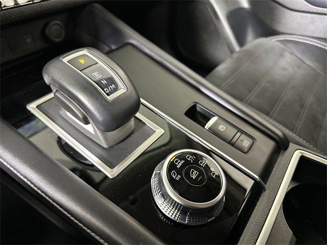Photo of 2024 White Diamond Mitsubishi Outlander