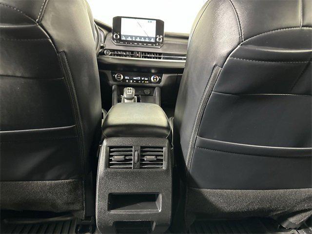 Photo of 2024 White Diamond Mitsubishi Outlander