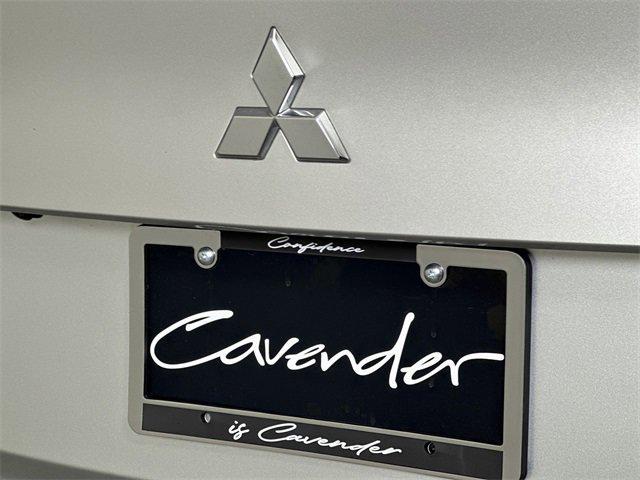 Photo of 2024 White Diamond Mitsubishi Outlander