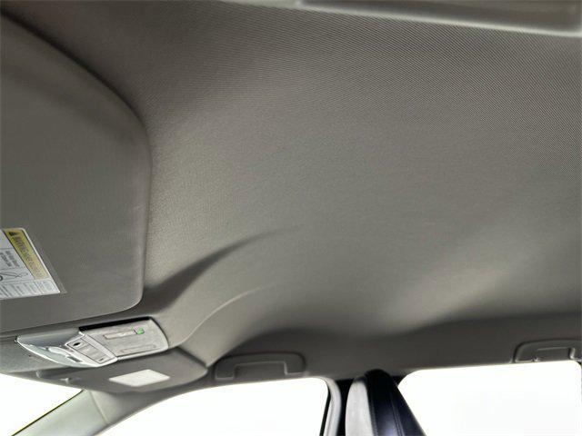 Photo of 2024 White Diamond Mitsubishi Outlander