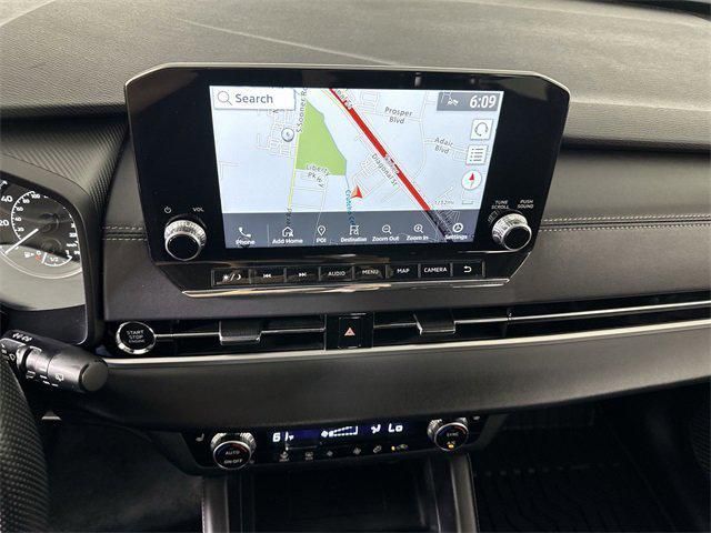 Photo of 2024 White Diamond Mitsubishi Outlander