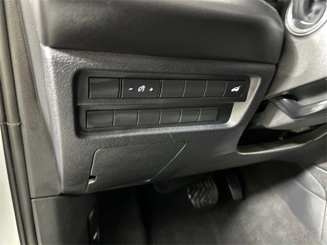 Photo of 2024 White Diamond Mitsubishi Outlander