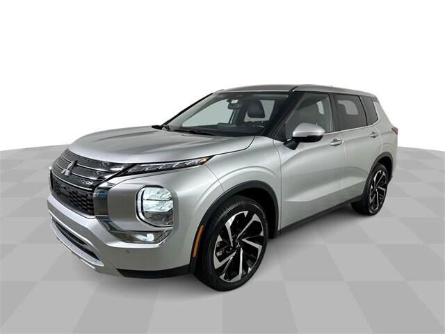 Photo of 2024 White Diamond Mitsubishi Outlander