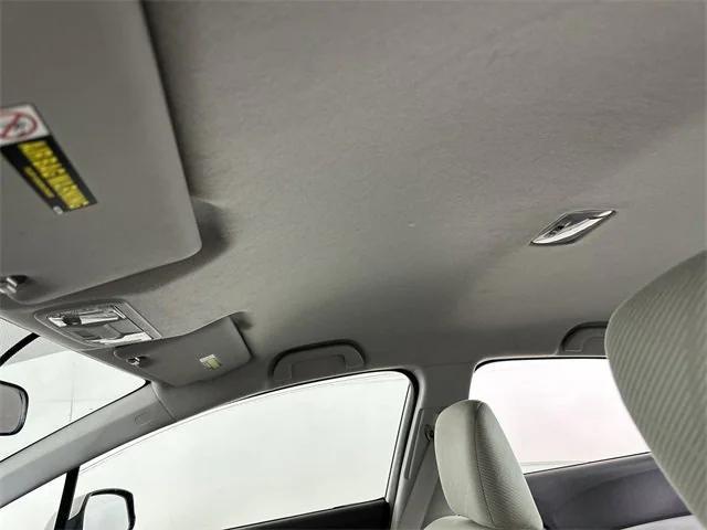 Photo of 2012 Taffeta White Honda Civic