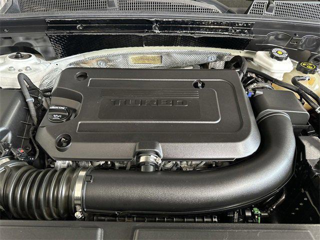 Photo of 2022 Summit White Buick Envision