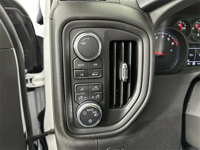 Photo of 2025 Summit White GMC Sierra 1500