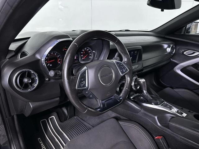 Photo of 2019 Shadow Gray Metallic Chevrolet Camaro