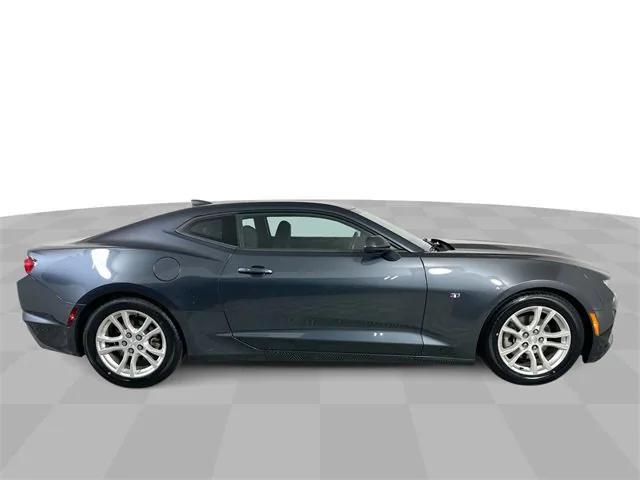 Photo of 2019 Shadow Gray Metallic Chevrolet Camaro