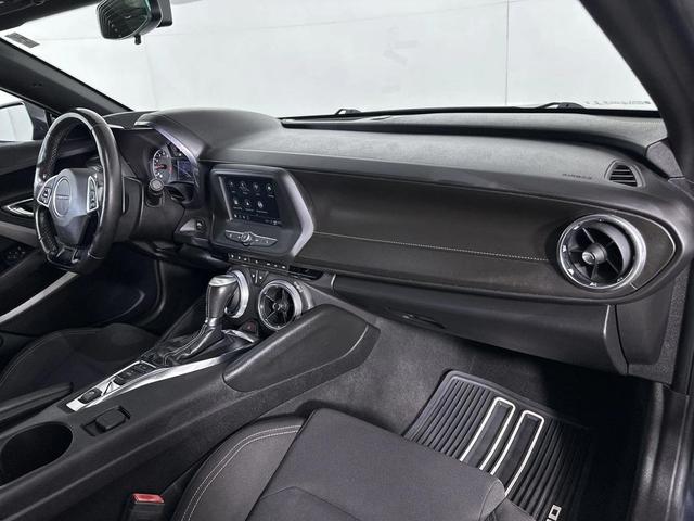 Photo of 2019 Shadow Gray Metallic Chevrolet Camaro