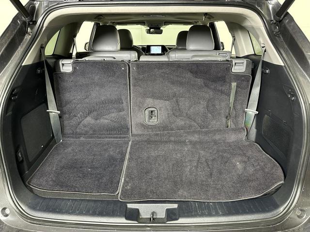 Photo of 2022 Gray Toyota Highlander Hybrid