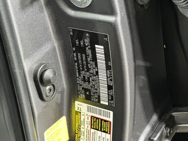 Photo of 2022 Gray Toyota Highlander Hybrid