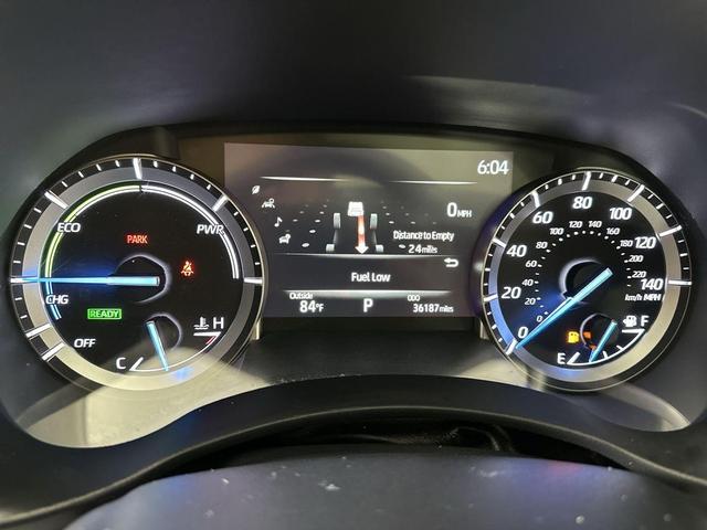 Photo of 2022 Gray Toyota Highlander Hybrid