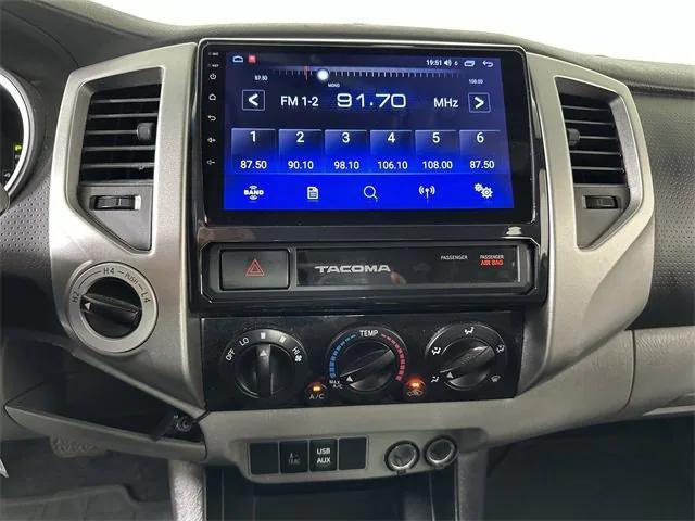 Photo of 2015 Silver Sky Metallic Toyota Tacoma