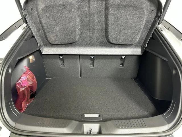 Photo of 2025 Summit White Buick Envista