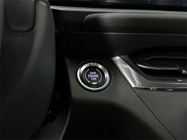 Photo of 2025 Summit White Buick Envista