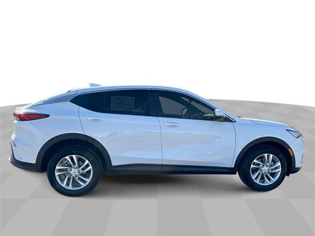 Photo of 2025 Summit White Buick Envista