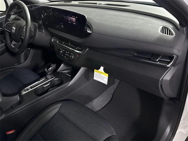 Photo of 2025 Summit White Buick Envista