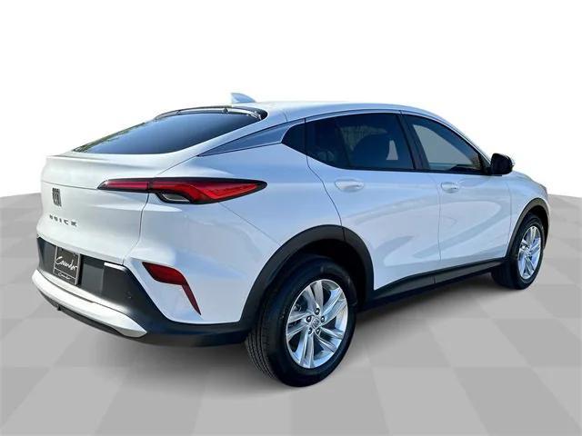 Photo of 2025 Summit White Buick Envista
