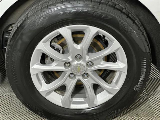 Photo of 2020 Silver Ice Metallic Chevrolet Equinox