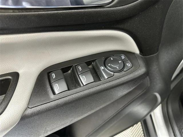 Photo of 2020 Silver Ice Metallic Chevrolet Equinox