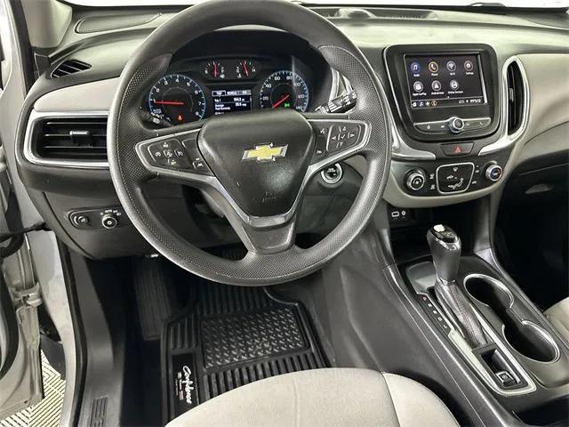 Photo of 2020 Silver Ice Metallic Chevrolet Equinox