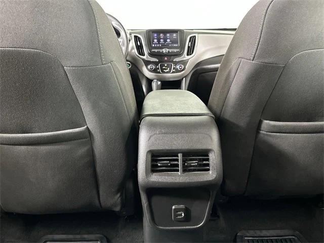 Photo of 2020 Silver Ice Metallic Chevrolet Equinox