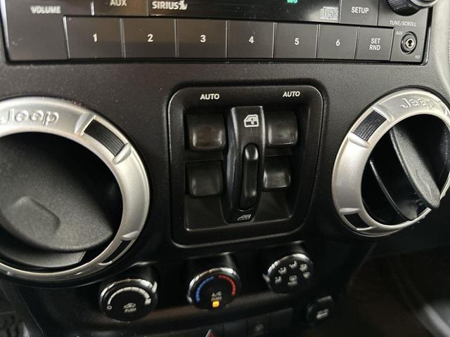Photo of 2017 Granite Crystal Metallic Clearcoat Jeep Wrangler Unlimited
