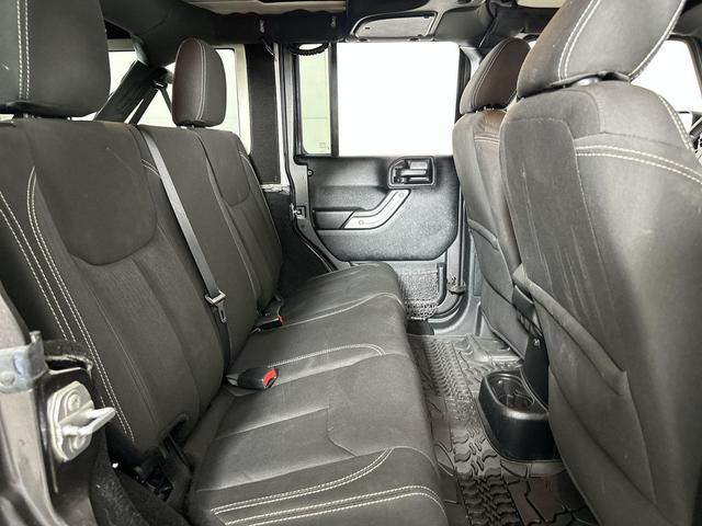 Photo of 2017 Granite Crystal Metallic Clearcoat Jeep Wrangler Unlimited