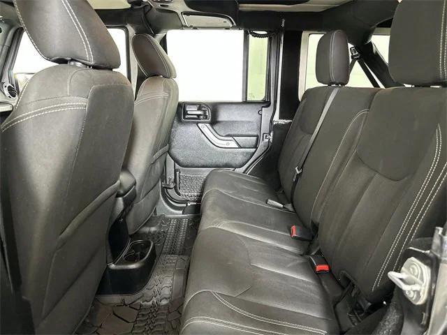 Photo of 2017 Granite Crystal Metallic Clearcoat Jeep Wrangler Unlimited