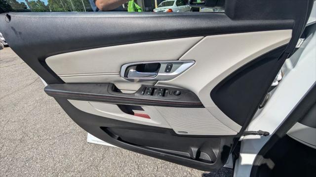 Photo of 2015 Summit White GMC Terrain