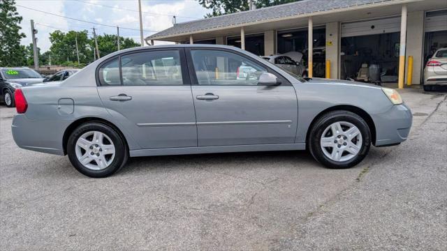 Photo of 2008 Gray Chevrolet Malibu Classic
