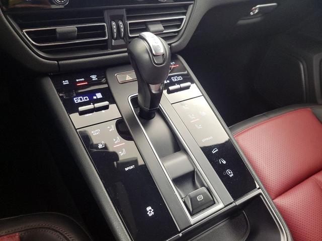Photo of 2023 Gray Porsche Macan