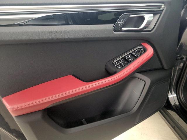 Photo of 2023 Gray Porsche Macan