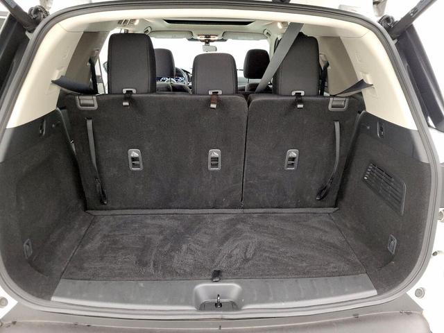 Photo of 2023 Silver Nissan Pathfinder