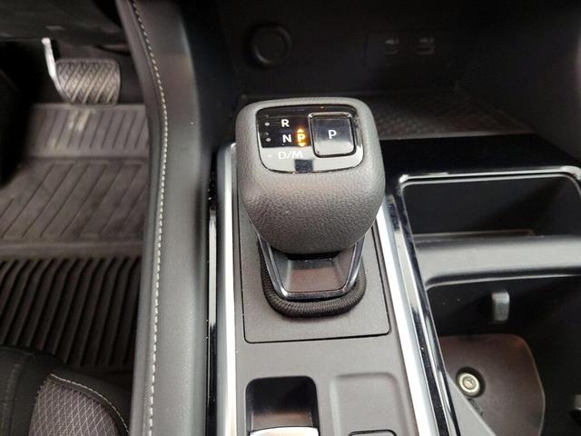 Photo of 2023 Silver Nissan Pathfinder