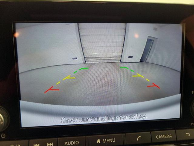 Photo of 2023 Silver Nissan Pathfinder