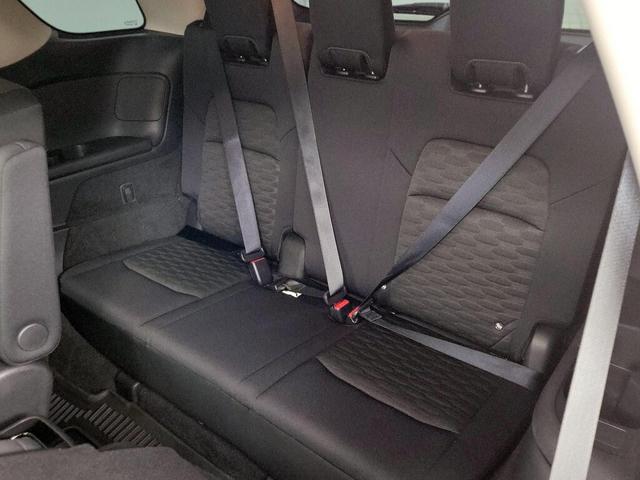 Photo of 2023 Silver Nissan Pathfinder