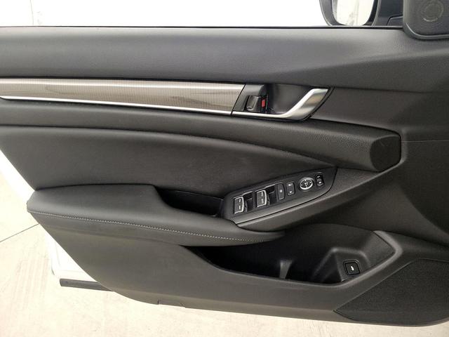 Photo of 2020 White Honda Accord