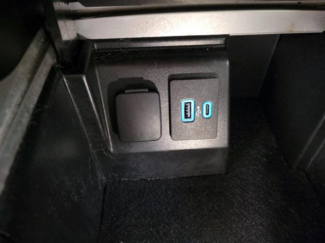 Photo of 2021 Black Ford Explorer