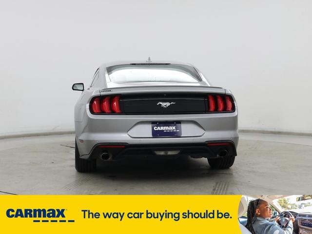 Photo of 2022 Silver Ford Mustang