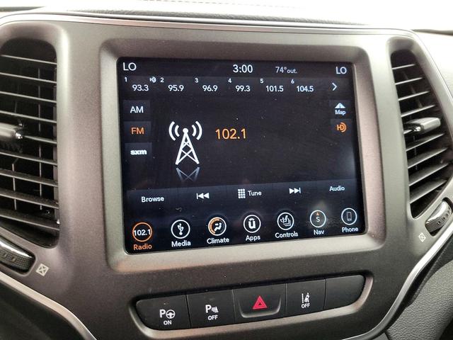 Photo of 2019 Gray Jeep Cherokee