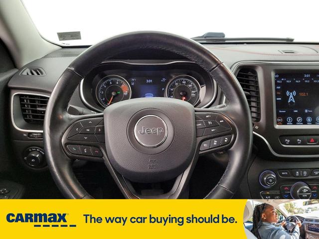 Photo of 2019 Gray Jeep Cherokee