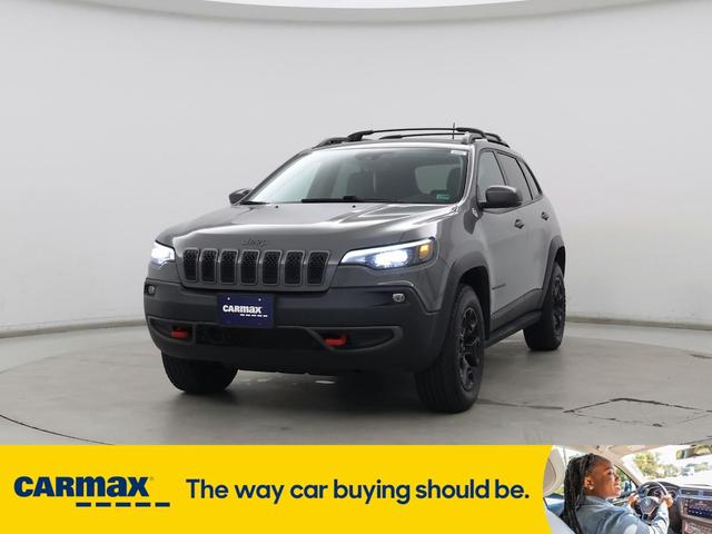 Photo of 2019 Gray Jeep Cherokee