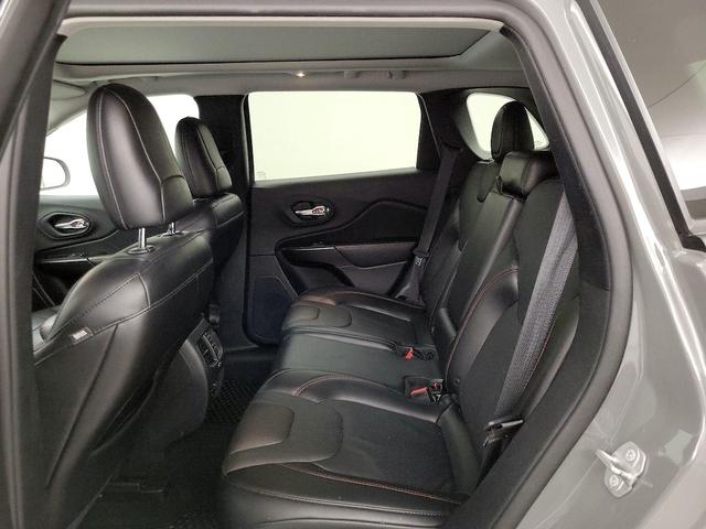 Photo of 2019 Gray Jeep Cherokee