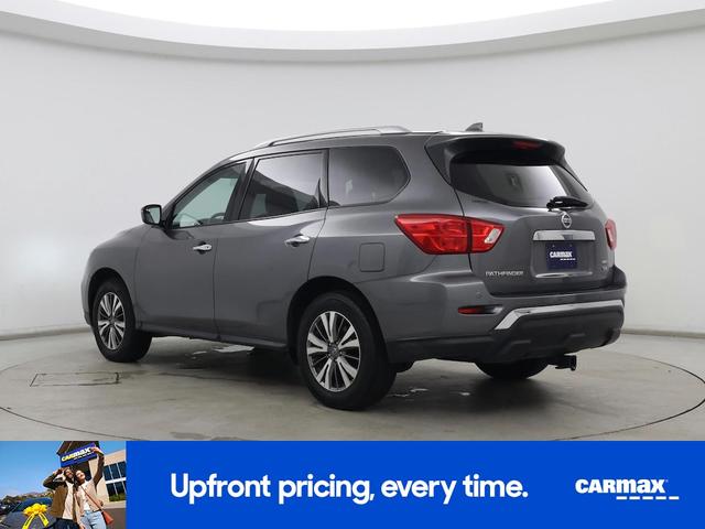 Photo of 2019 Gray Nissan Pathfinder